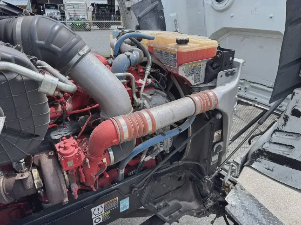 2022 Peterbilt 567 image 9