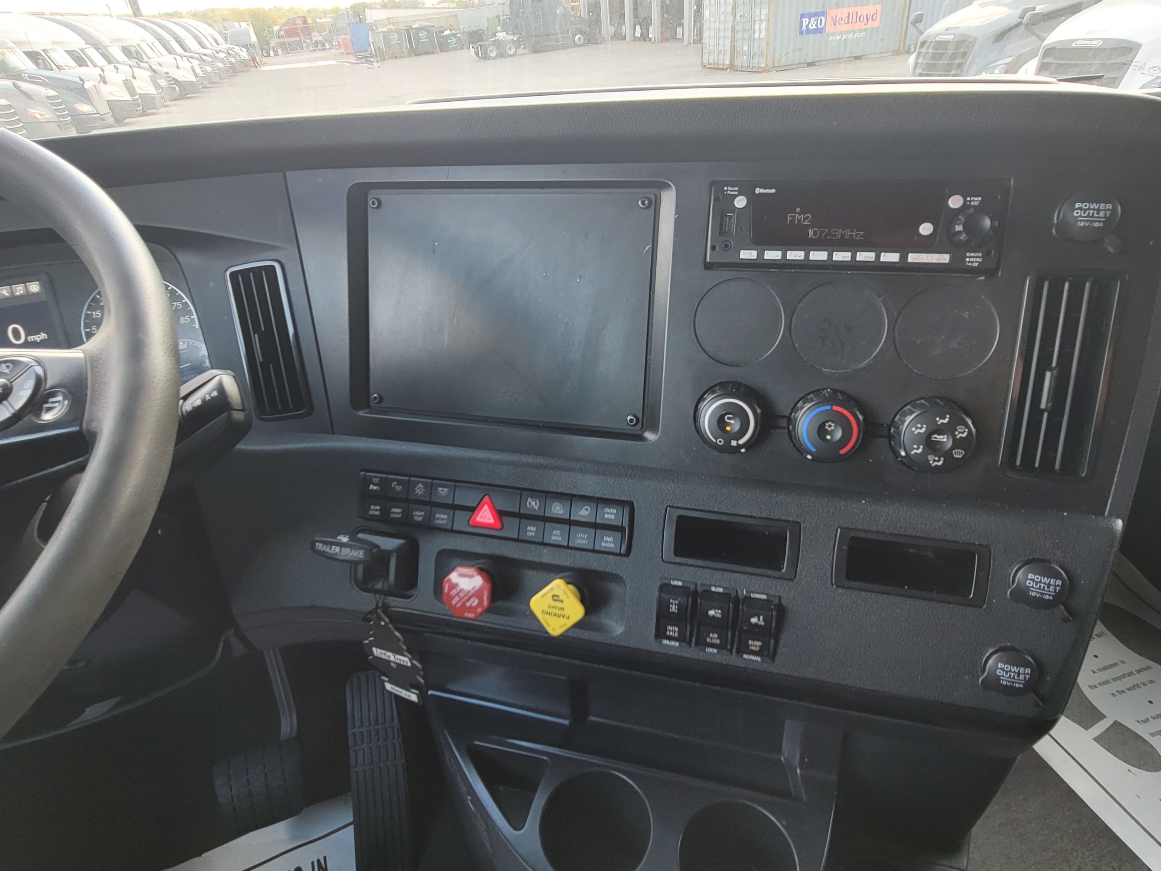 2023 Freightliner Cascadia 125 image 11