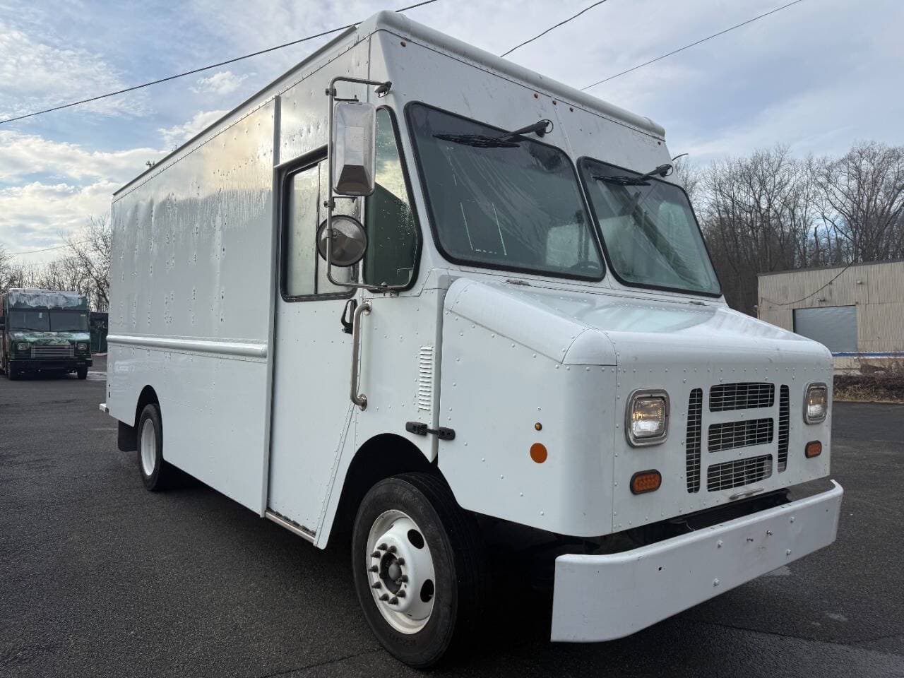 2019 Ford Stripped Chassis image 1