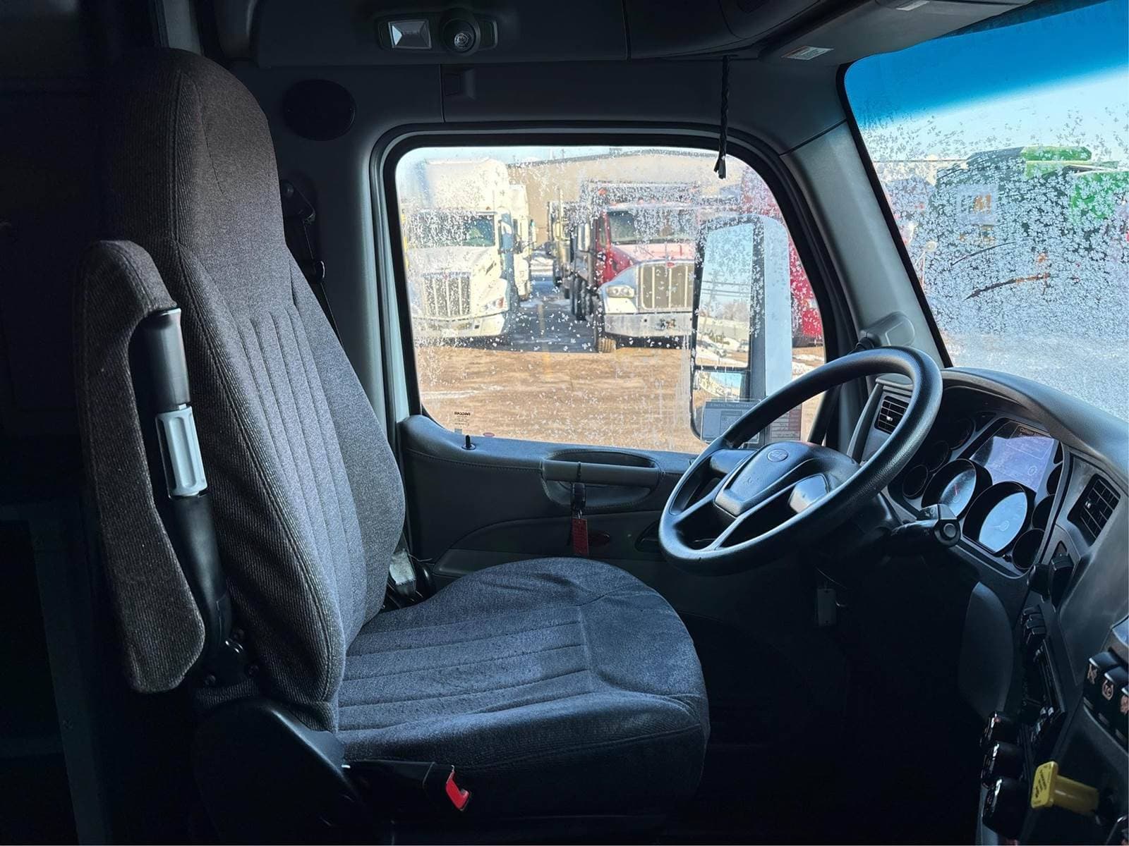 2021 Peterbilt 579 image 10
