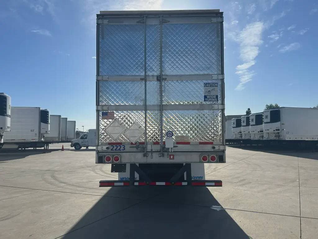 2022 Utility 3000R image 3