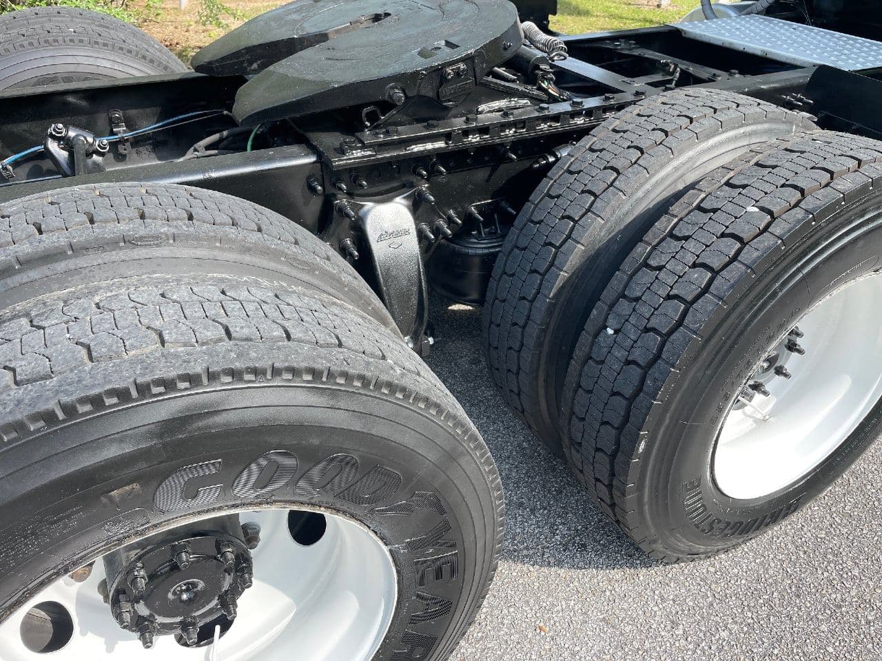 2020 Freightliner Cascadia 126 image 14