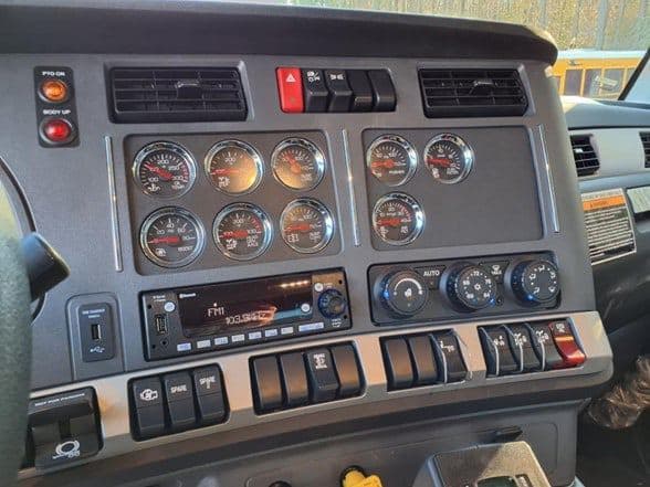 2026 Kenworth T880 image 14