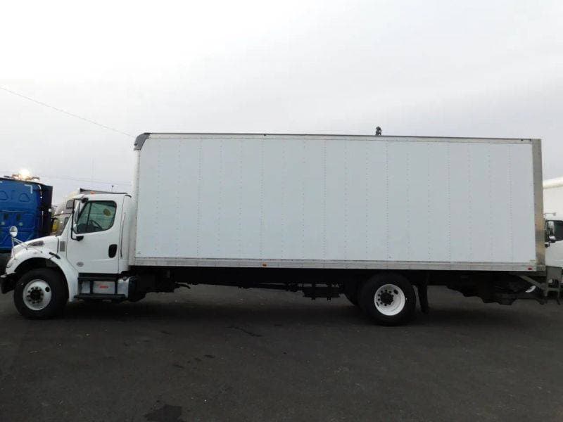 2018 Freightliner Cascadia 125 image 2