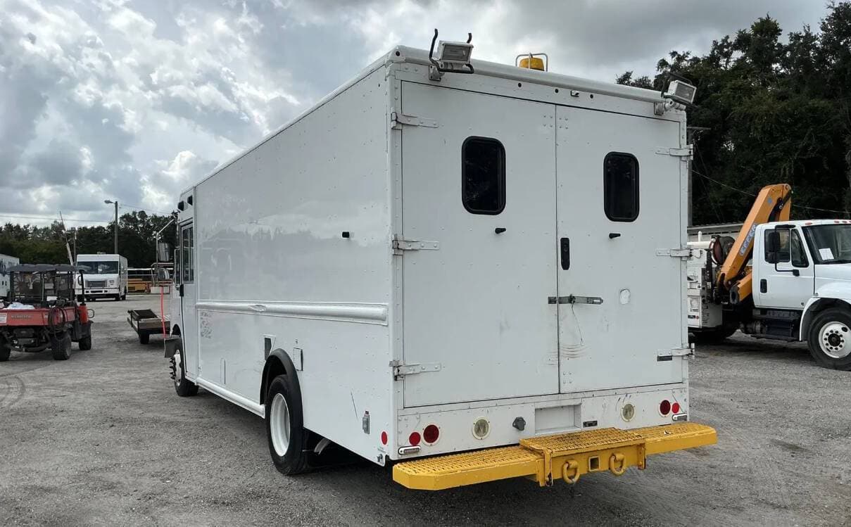 2016 Freightliner MT55 image 4