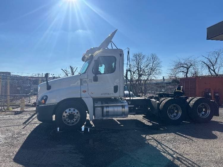 2018 Freightliner Cascadia image 7