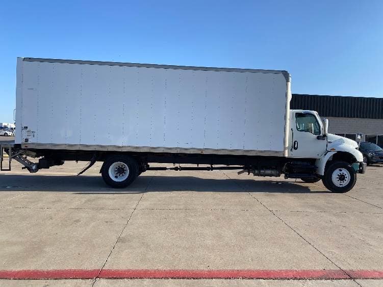 2022 International MV607 Box Truck - 240HP, 6 Speed Automatic, Roll up Door image 15