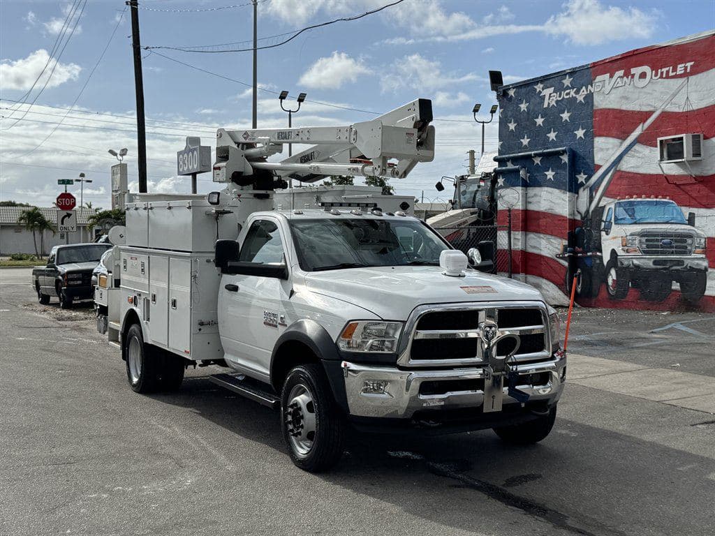 2017 RAM 5500 image 1
