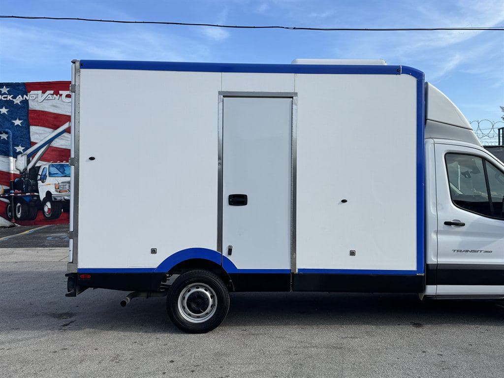 2023 Ford Transit T-350 image 17