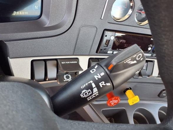 2025 Kenworth T880 image 25