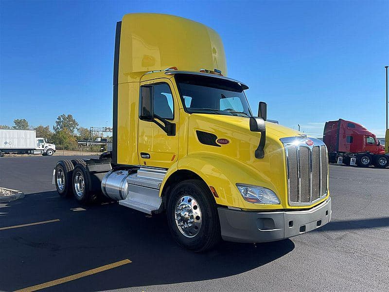 2021 Peterbilt 579 image 4