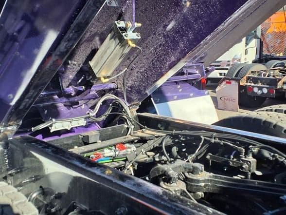 2025 Kenworth T880 image 16