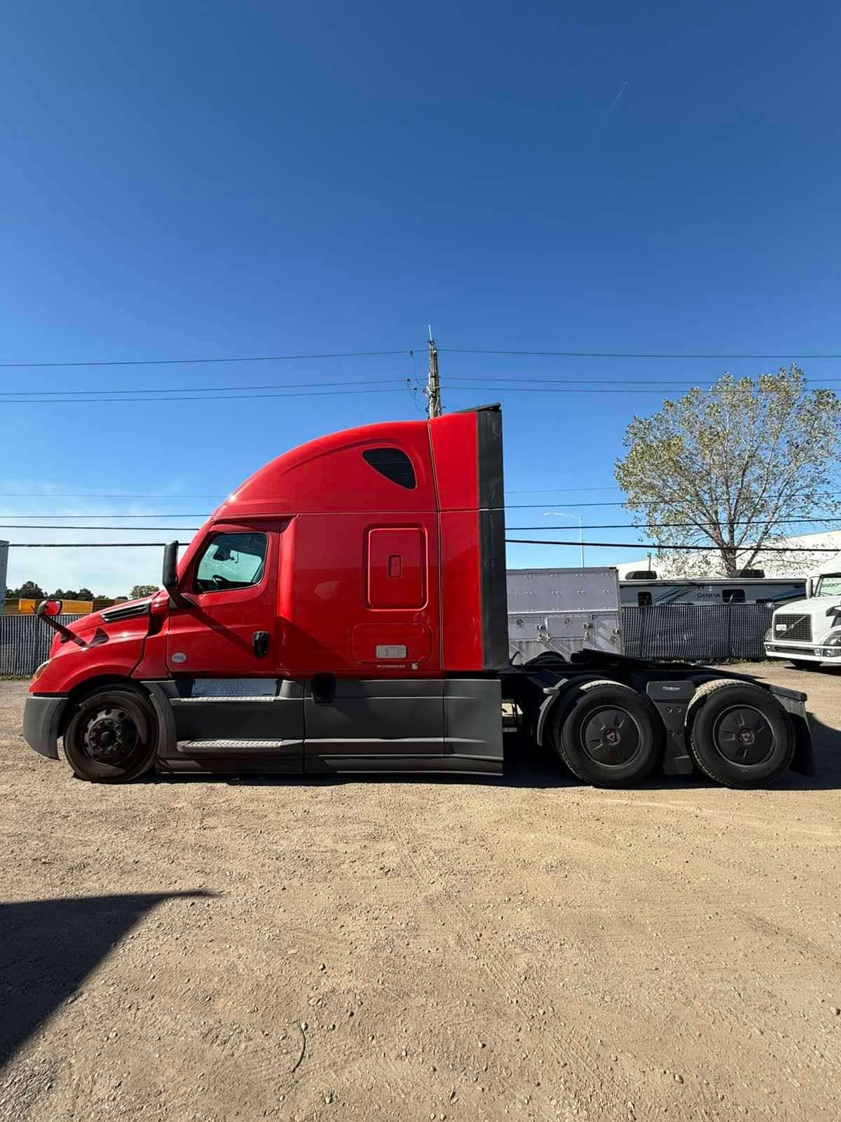 2022 Freightliner Cascadia image 4
