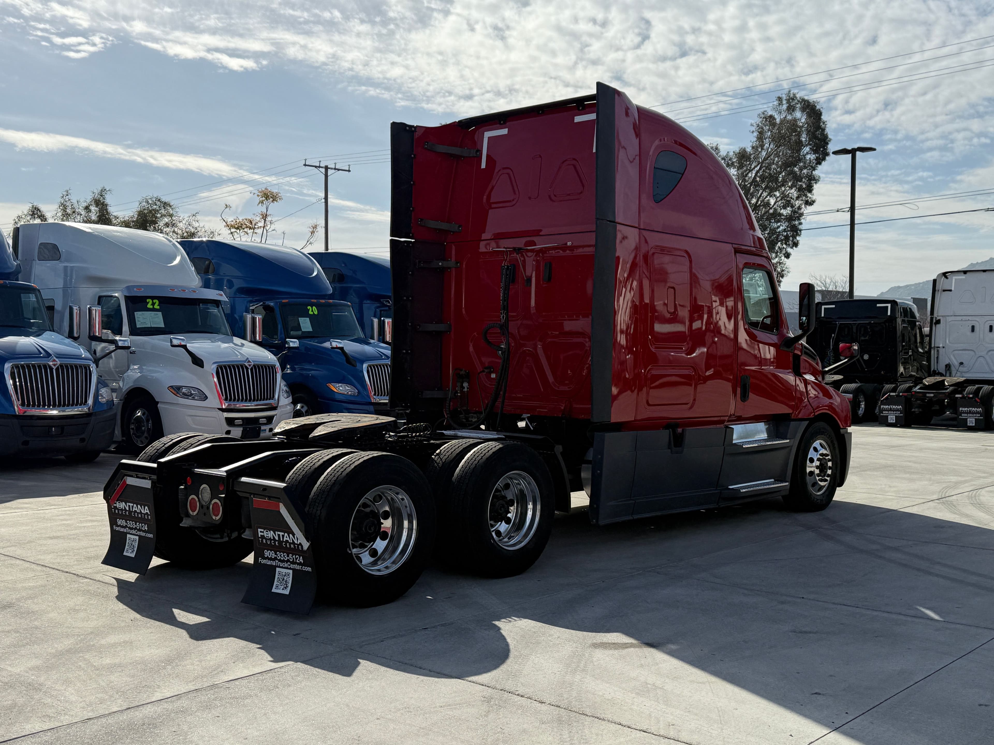 2020 Freightliner Cascadia 126 image 5