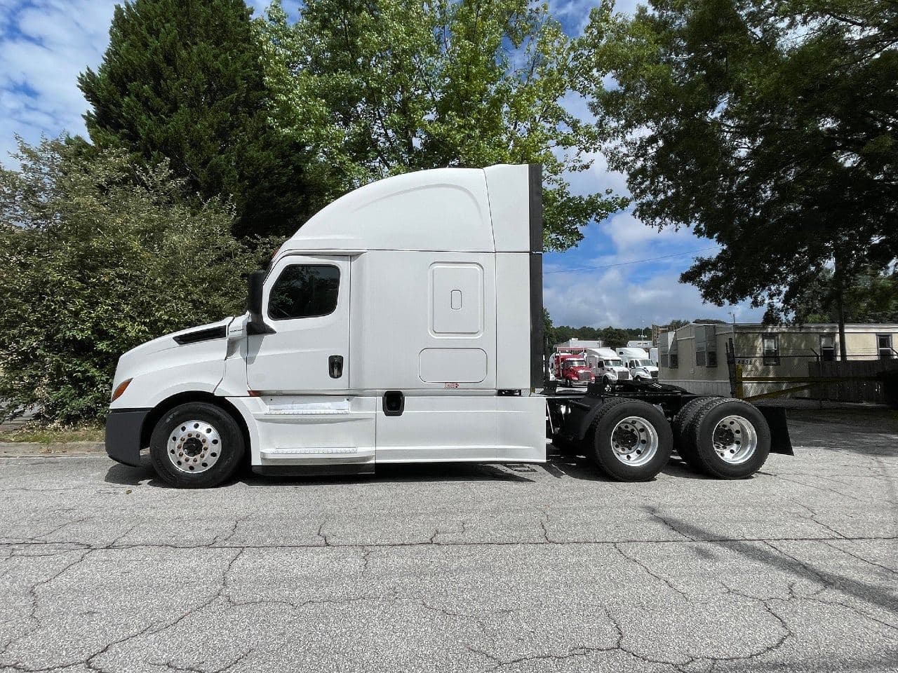 2019 Freightliner Cascadia 126 image 13