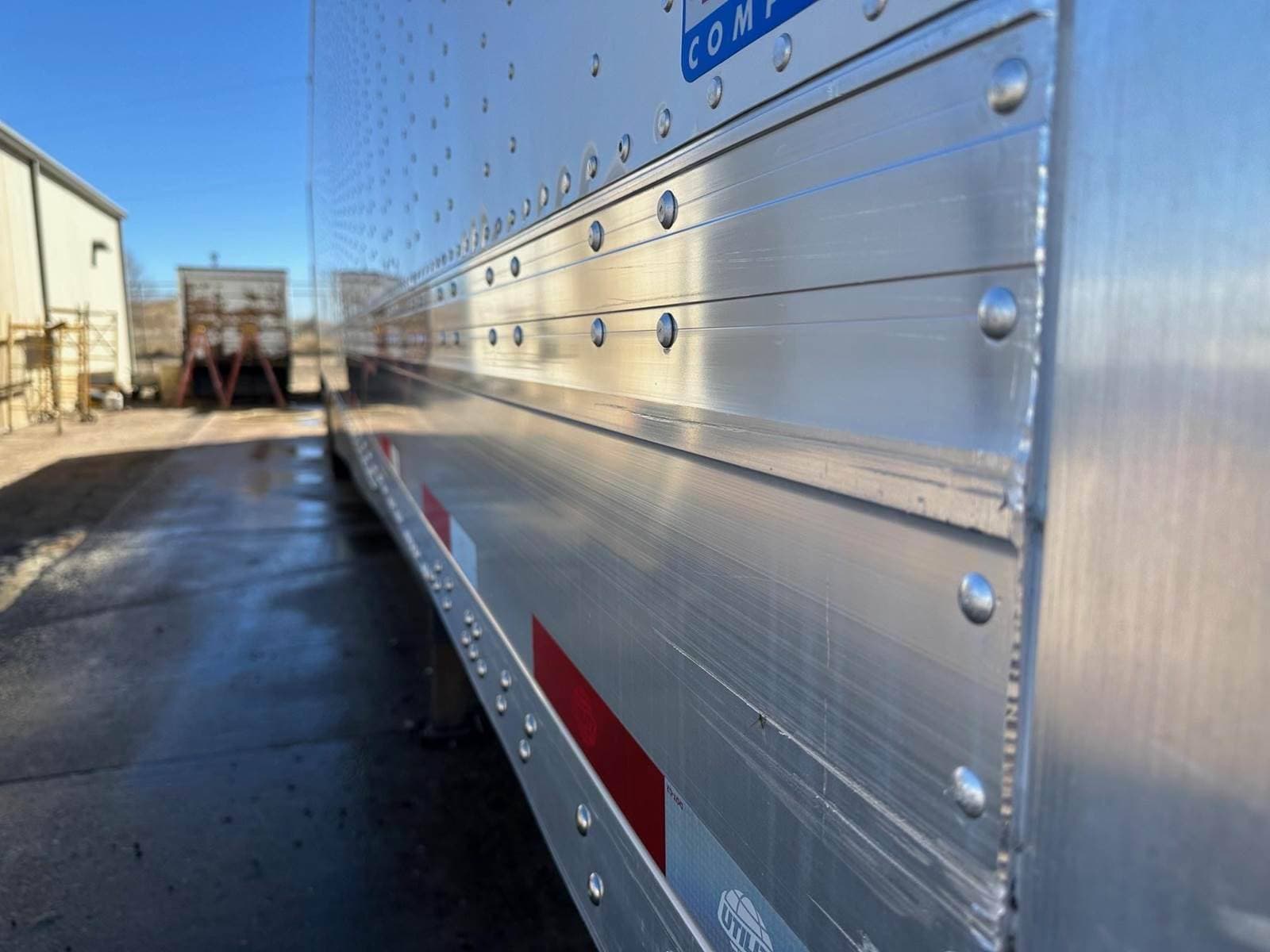 2019 Utility 4000D-X image 3
