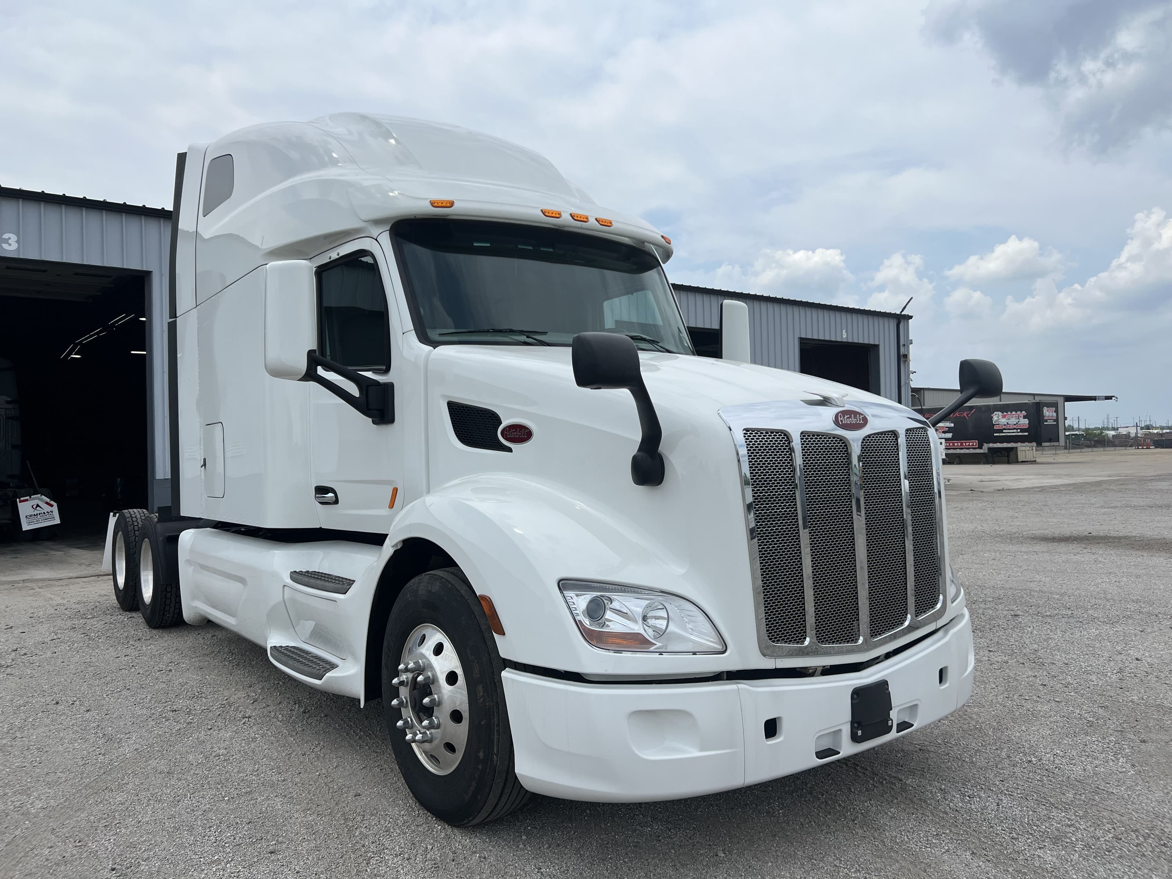 2022 Peterbilt 579 image 5