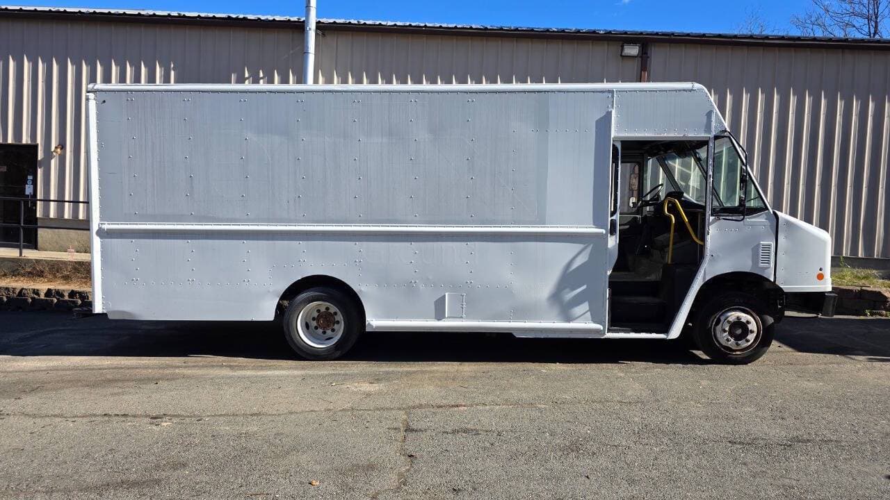 2018 Freightliner MT55 image 4