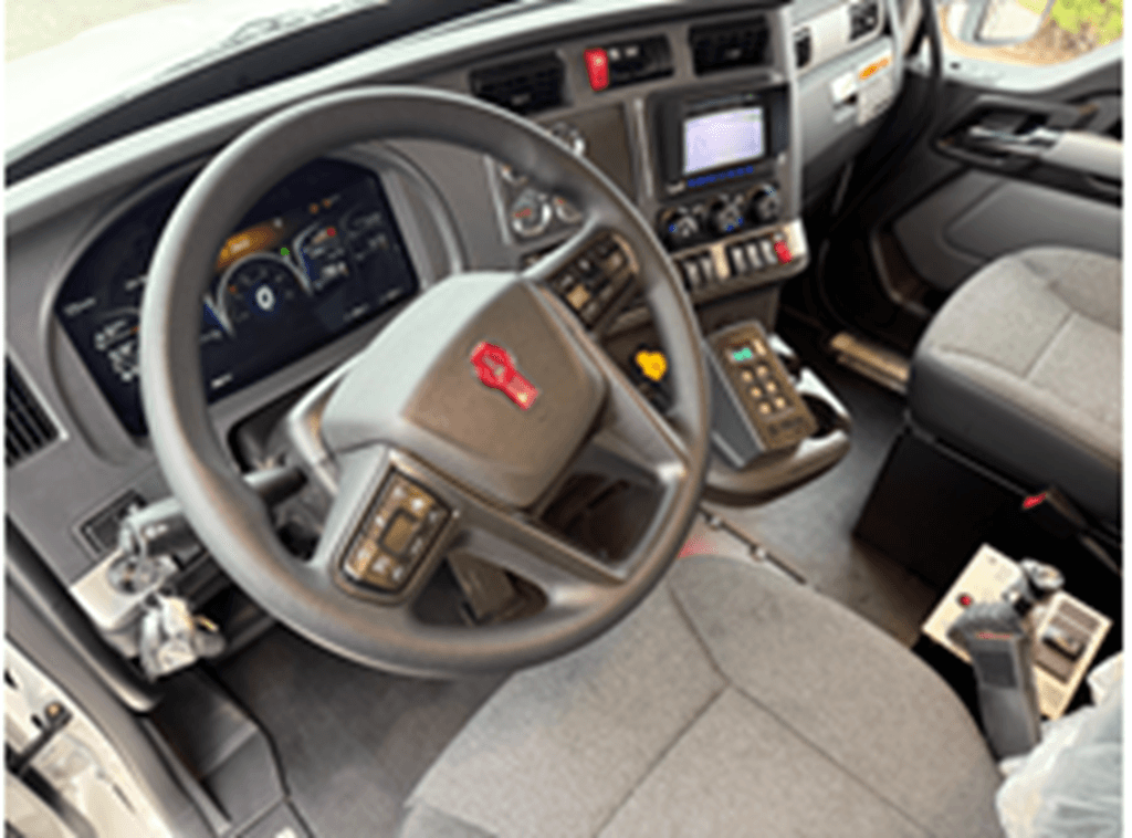 New 2026 KENWORTH T880S image 3
