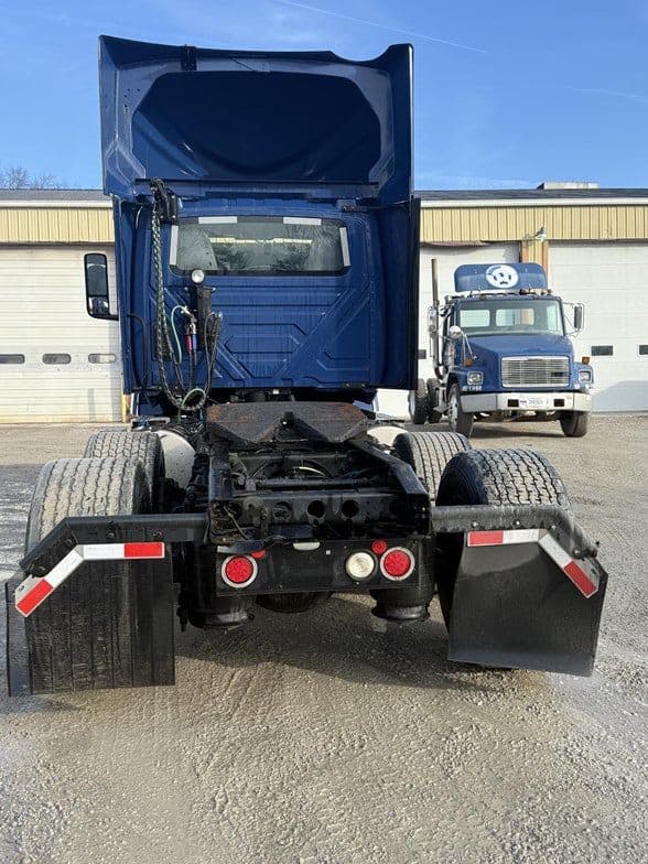 2021 INTERNATIONAL LT TNF212053 Web image 3