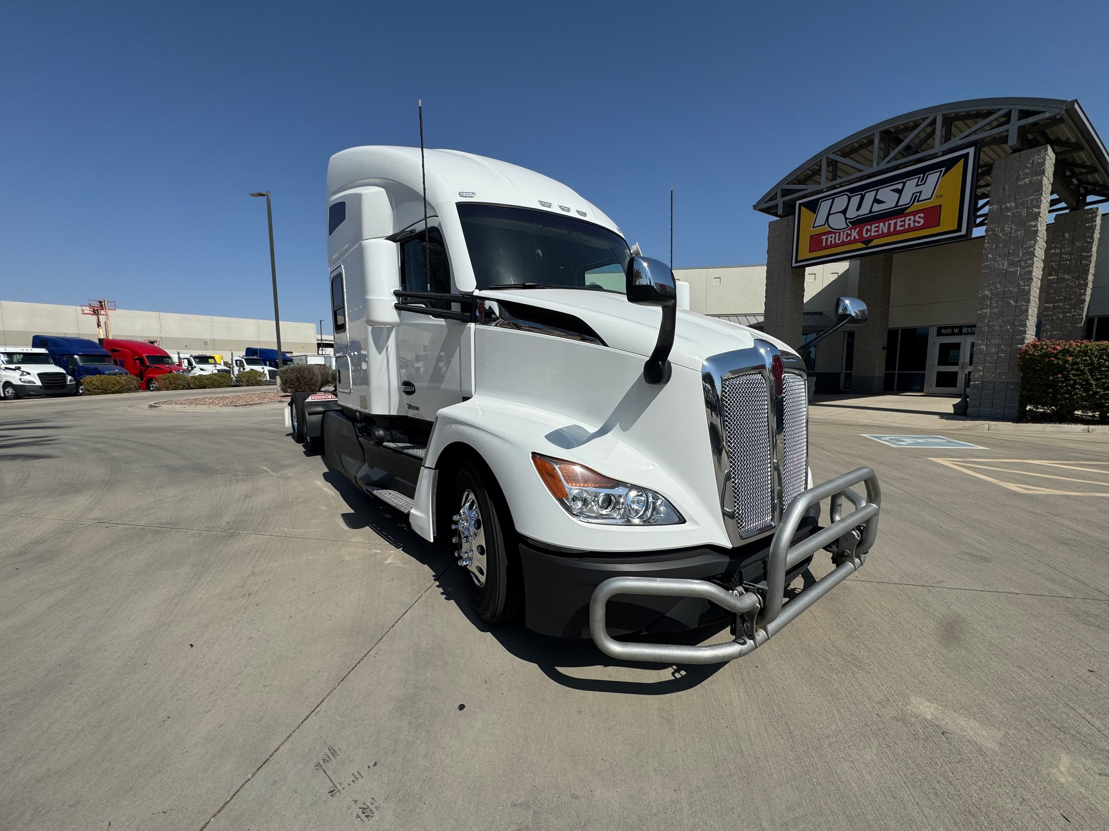 2023 Kenworth T680 image 5