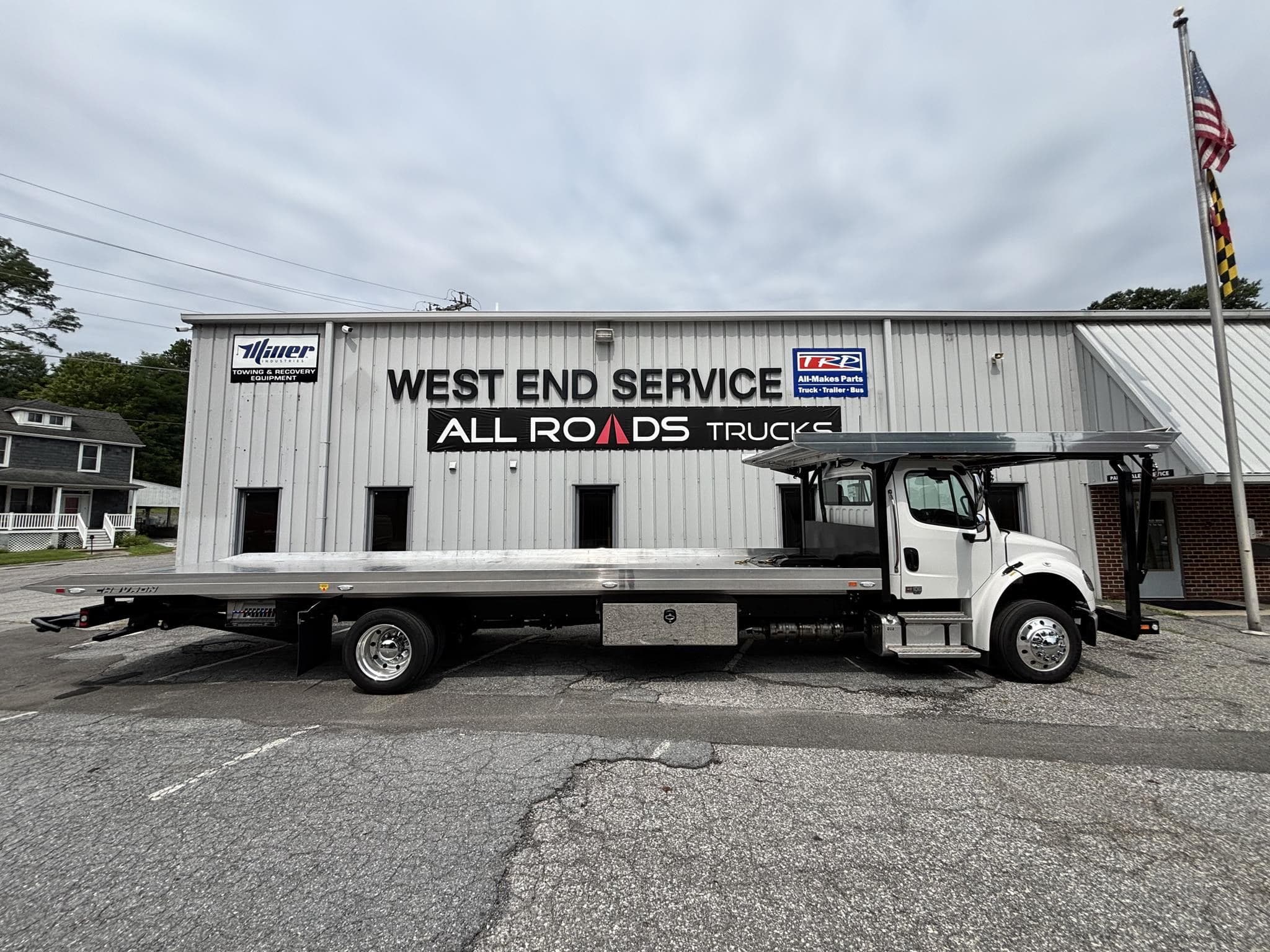 2027 Freightliner BUSINESS CLASS M2 106 image 2