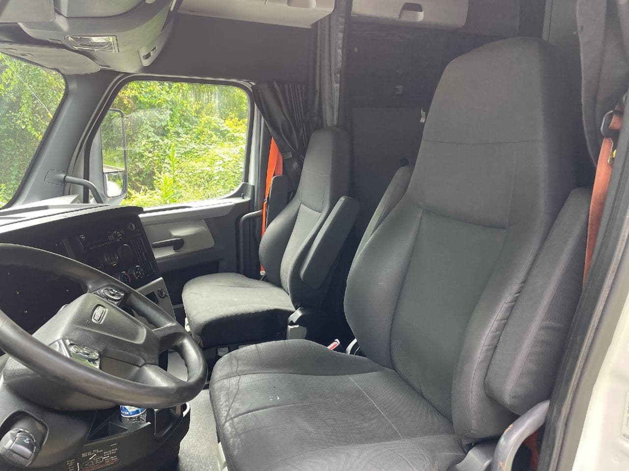 2019 Freightliner Cascadia 126 image 19