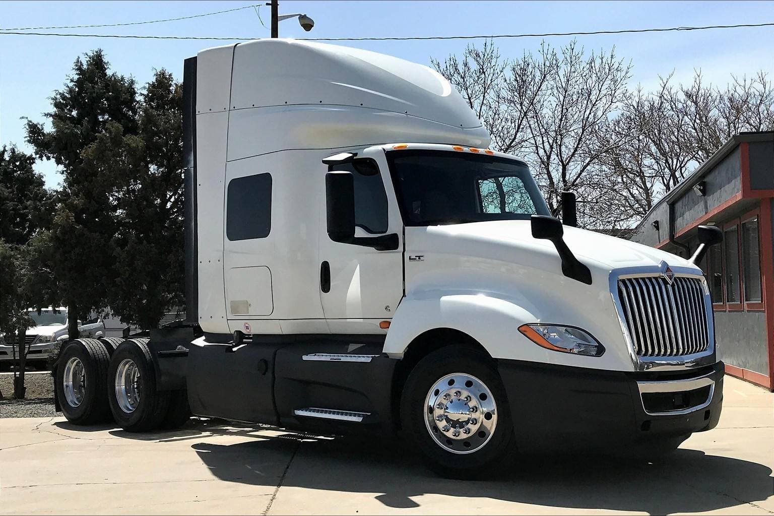 2022 International LT625 Sleeper Semi Truck - 56" Hi Rise Sleeper, Cummins 400HP, 12 Speed image 1