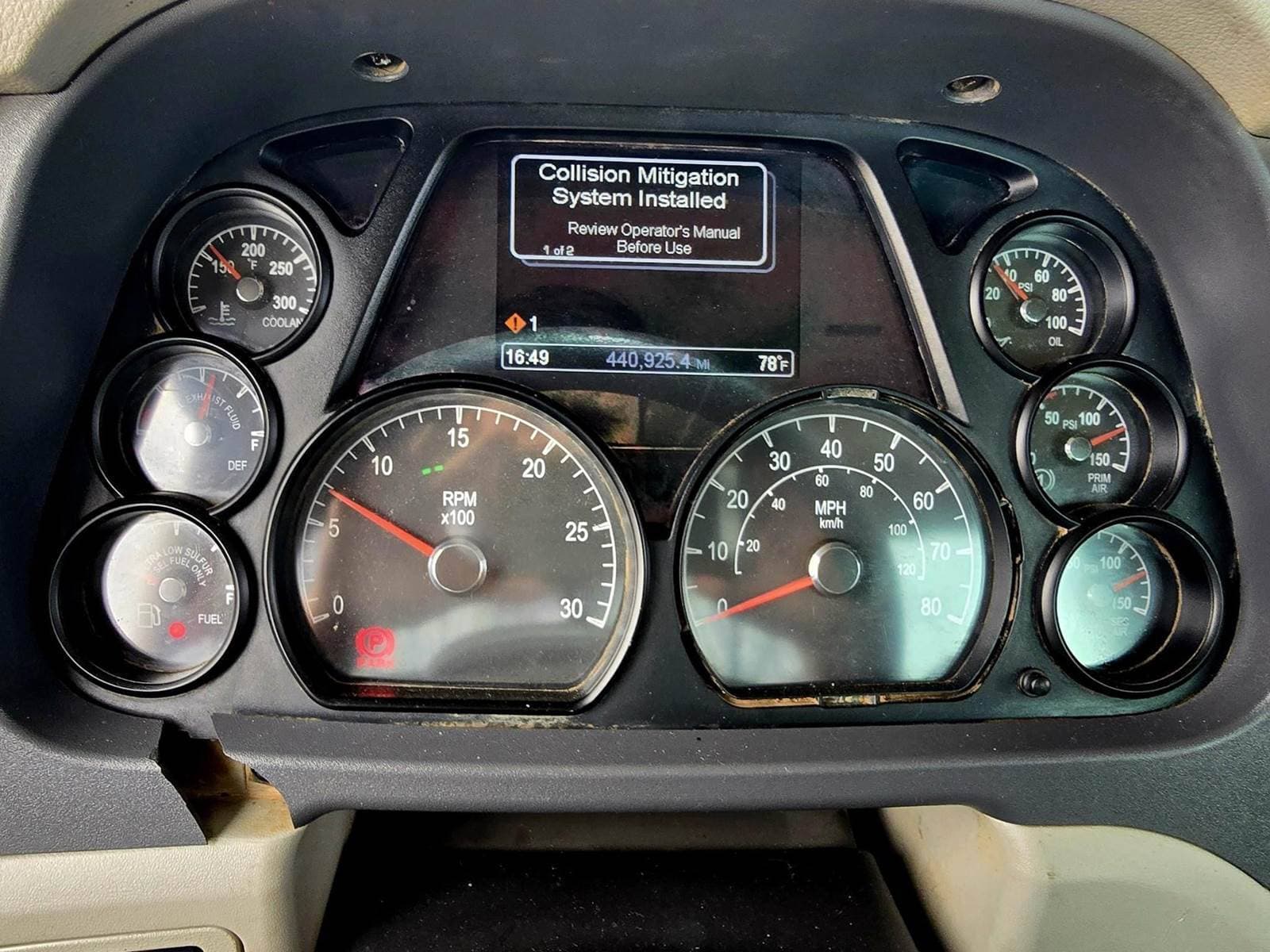 2019 Peterbilt 567 image 4