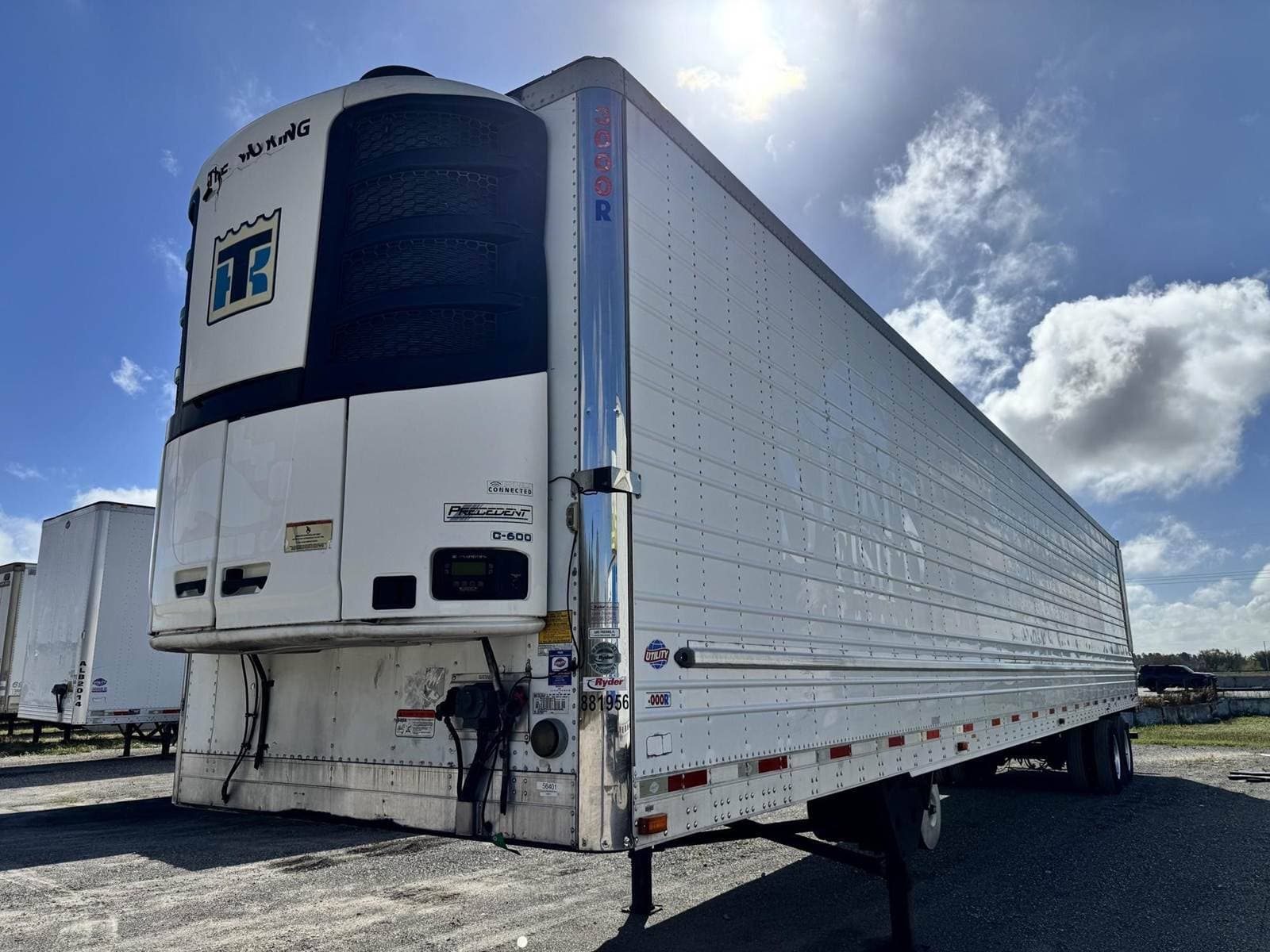 2018 Utility 3000R image 1