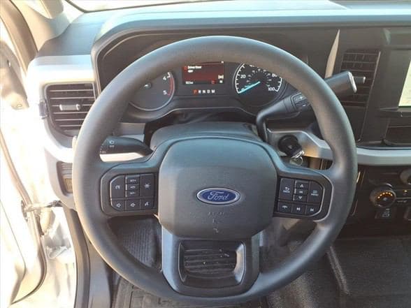 2025 Ford F550 image 12