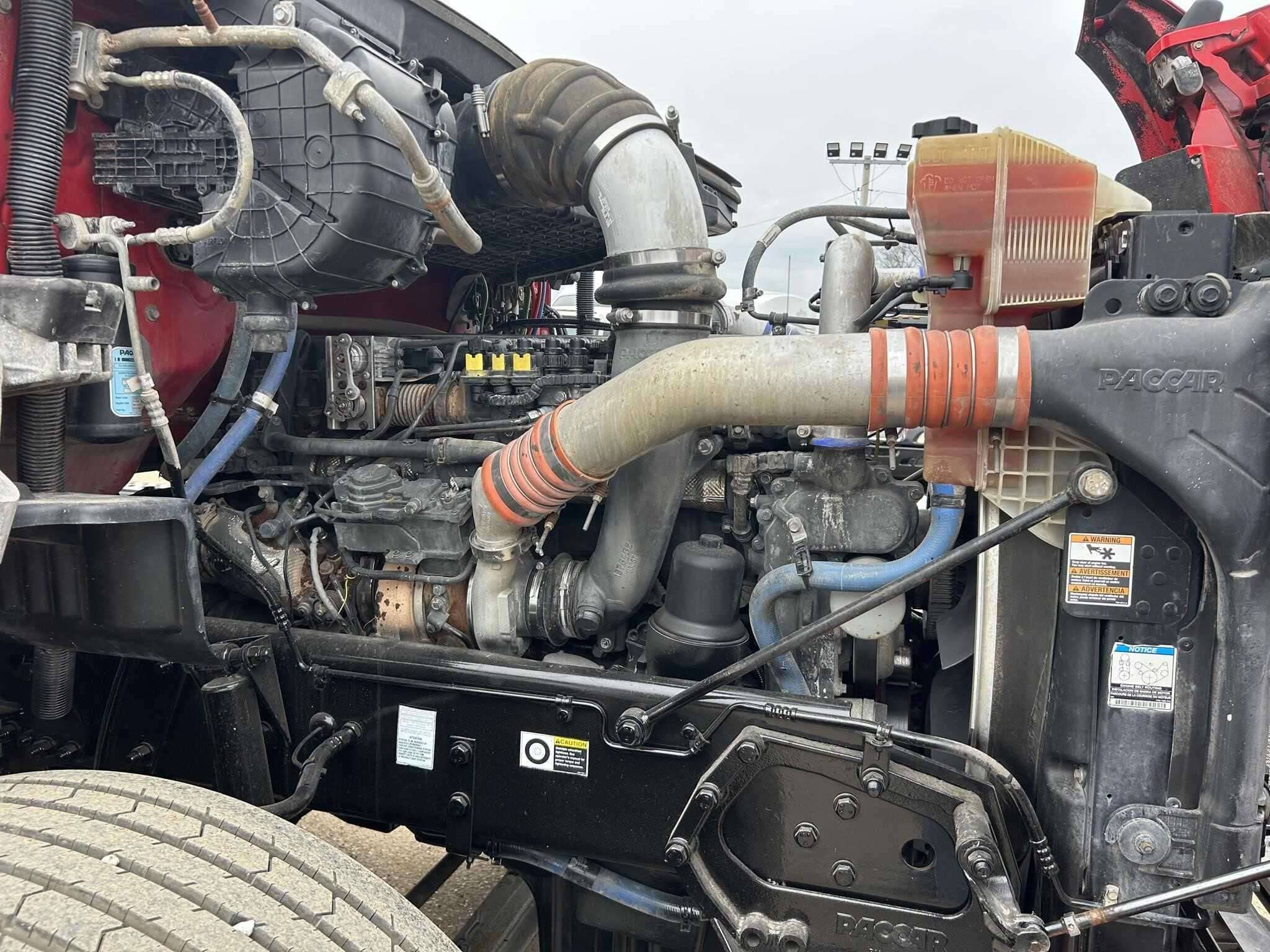 2017 Kenworth T880 image 12