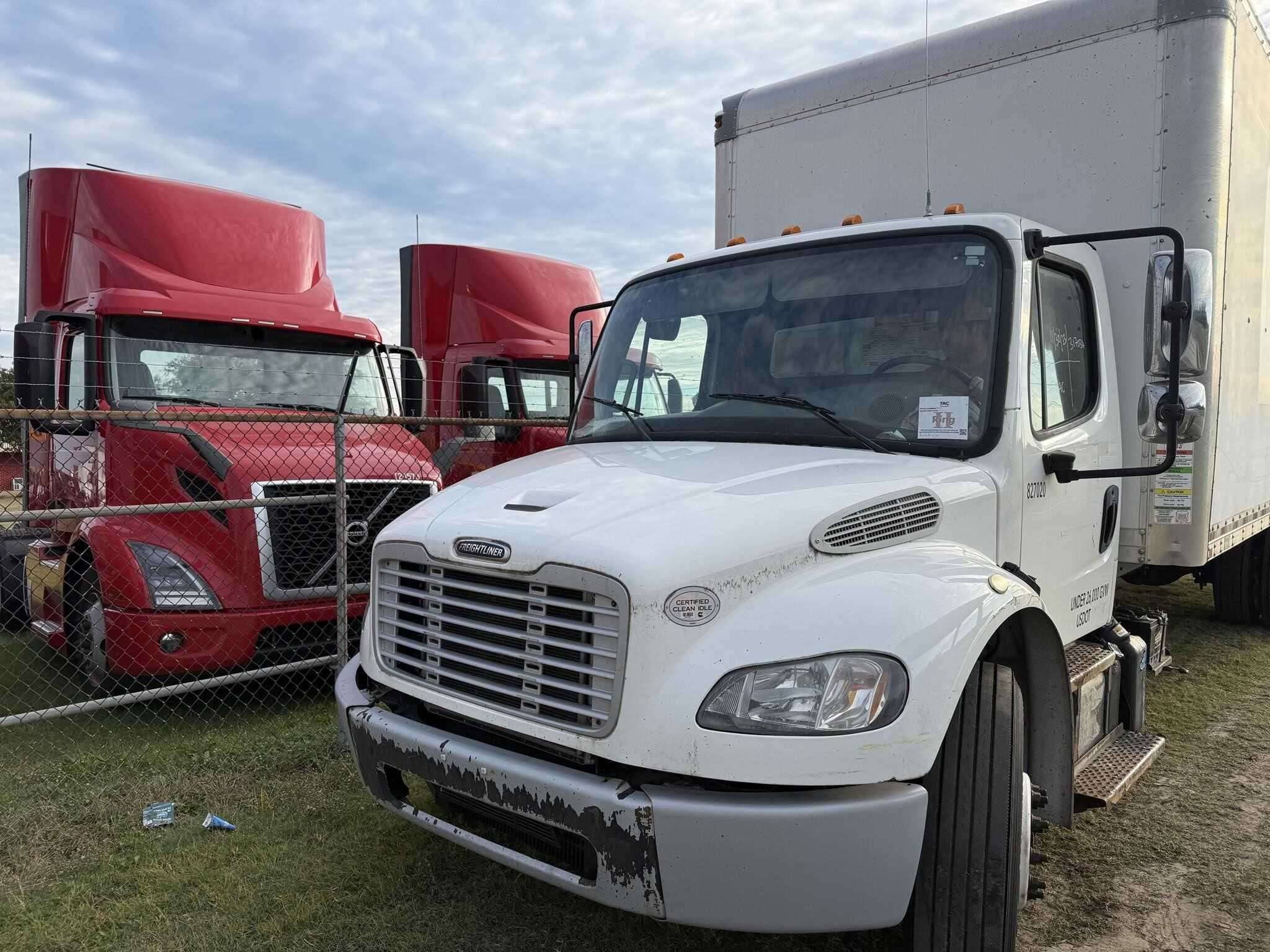 2018 Freightliner M2 image 4