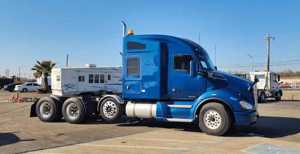 2020 Kenworth T680 image 1