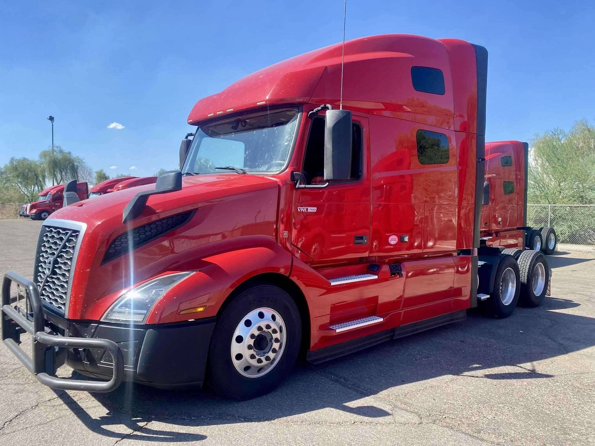 2022 Volvo VNL image 2