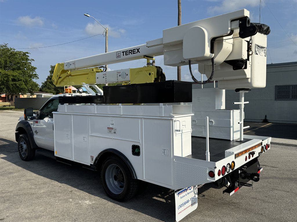 2016 Ford F550 image 9