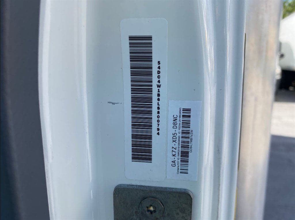 2020 Isuzu NPR EFI image 14