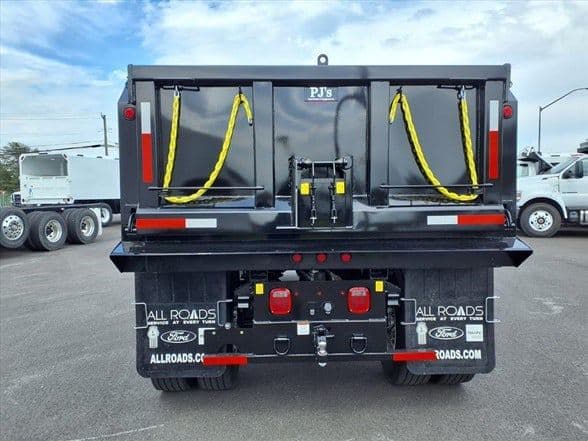 2027 Ford F750 SD image 7