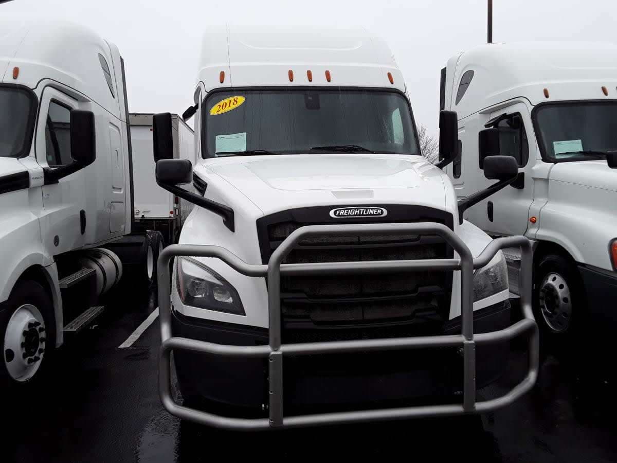 Used 2018 FREIGHTLINER Conventional - Sleeper Truck - CASCADIA 126 For Sale image 7