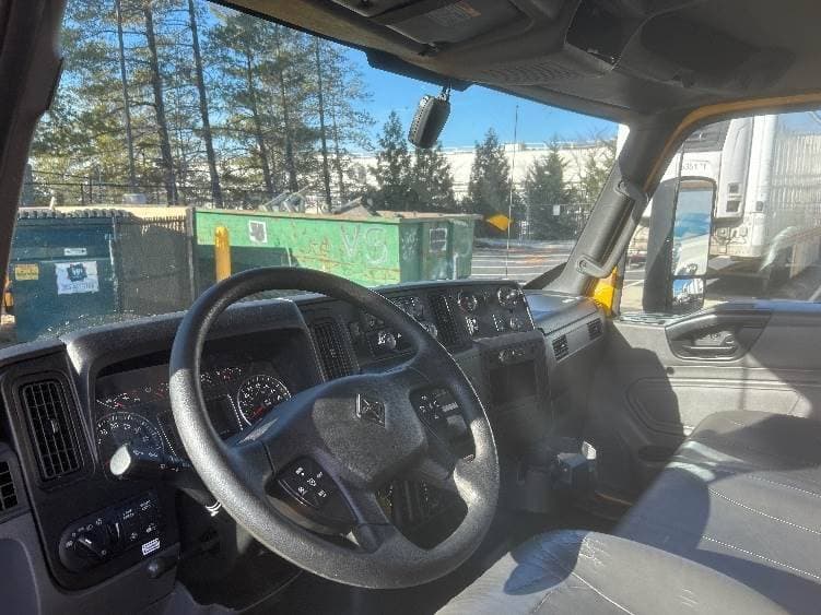 2022 International MV607 Box Truck - 220HP, 6 Speed Automatic, Roll up Door image 17