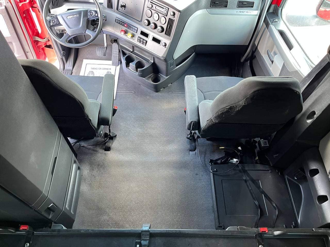2020 Freightliner Cascadia 126 image 15