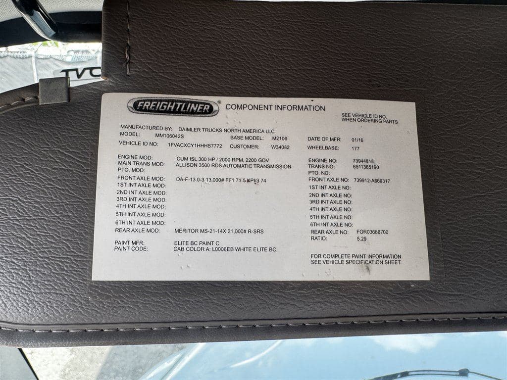 2017 Freightliner M2-106 image 73
