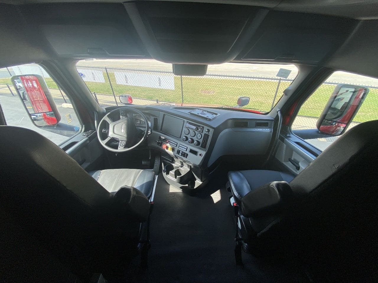 2020 Freightliner Cascadia image 14