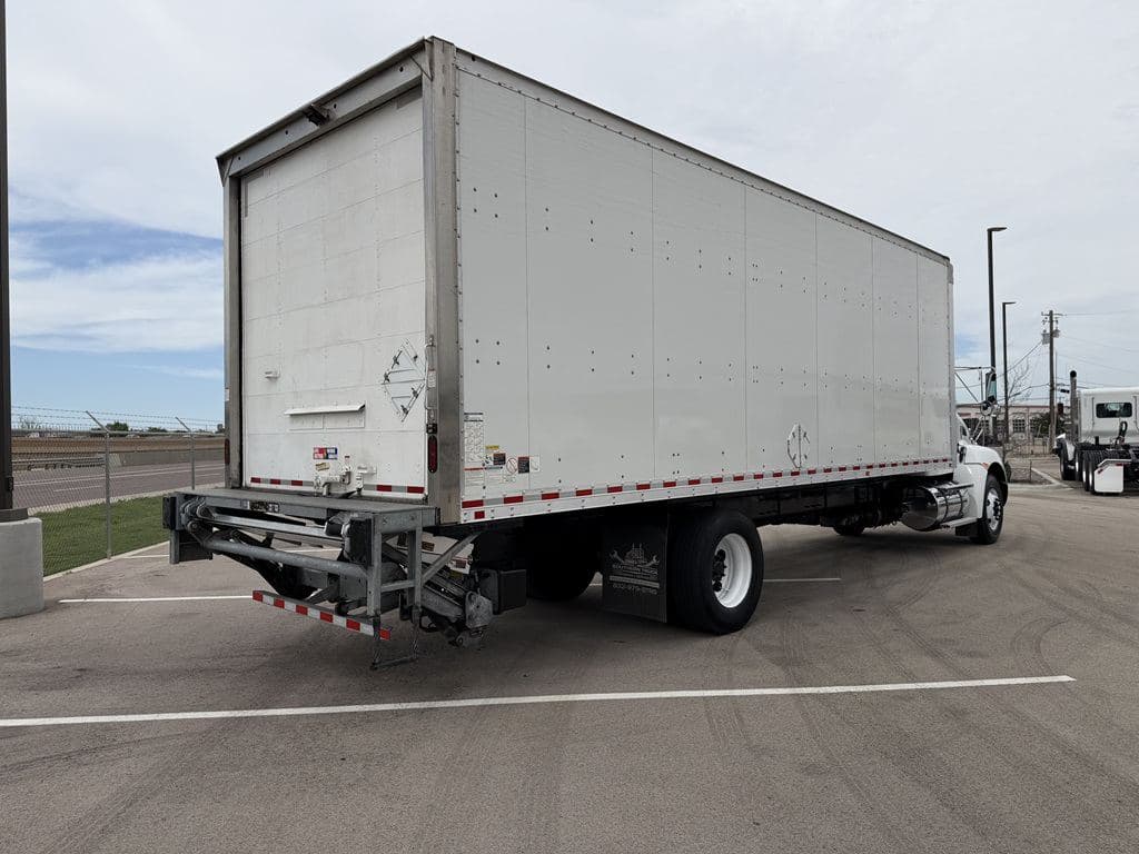 Used 2021 KENWORTH T270 image 8