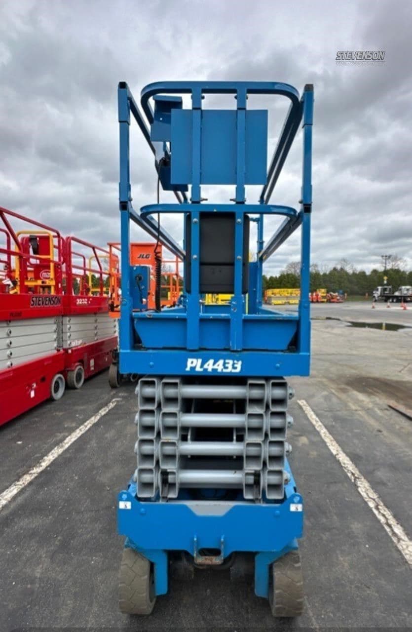 2013 GENIE GS3232 PL4433 image 9
