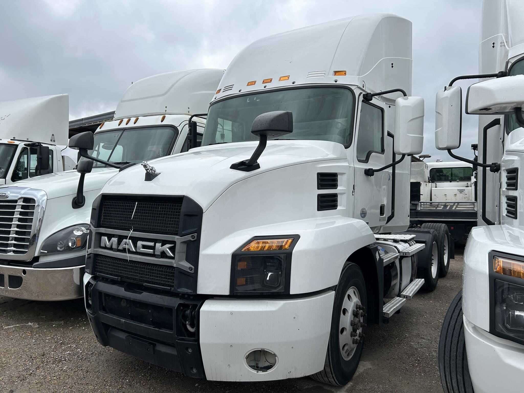 Used 2019 MACK ANTHEM Conventional - Day Cab in Covington, TN image 3
