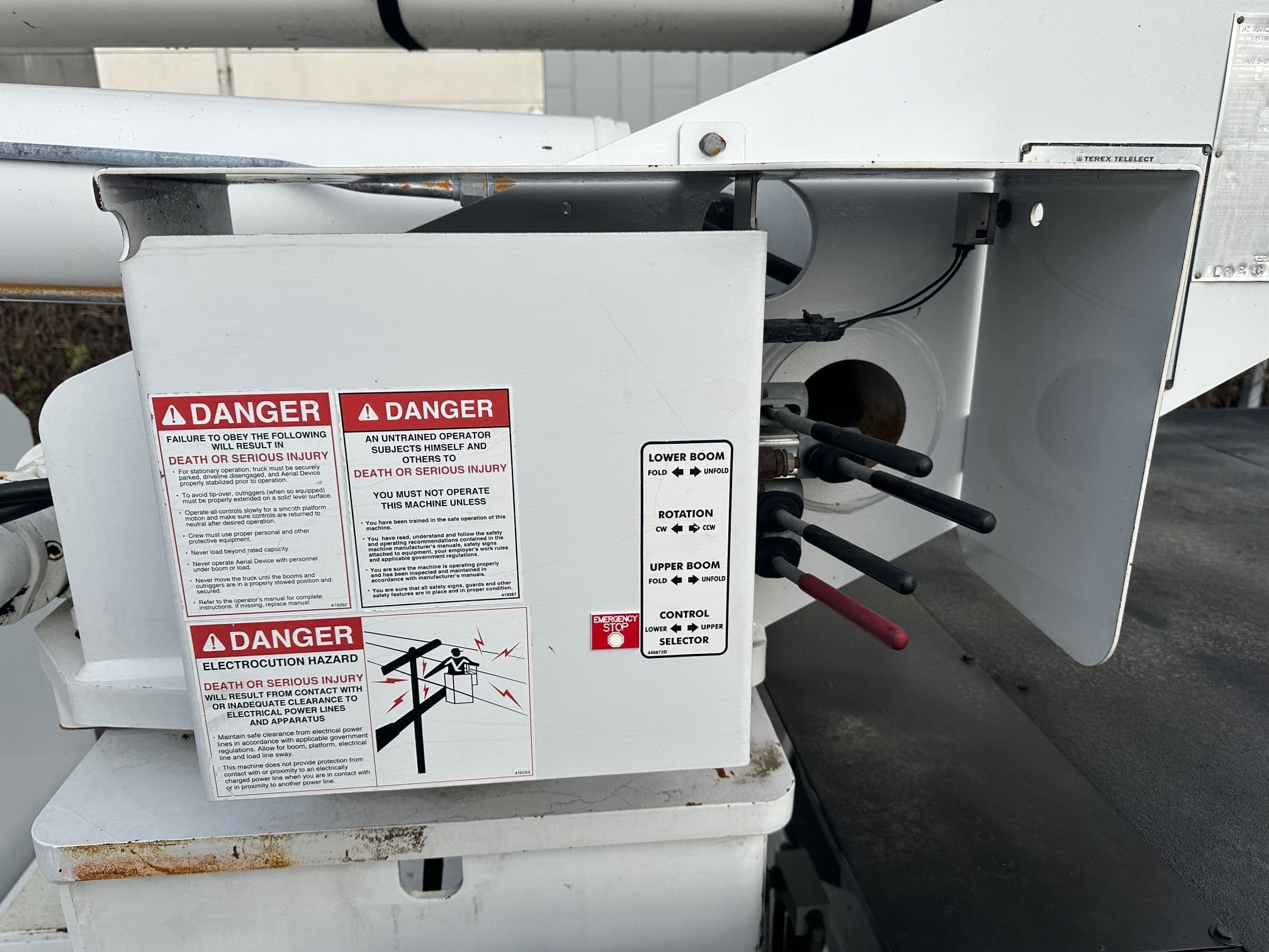 2010 Ford F-750 Forestry Tree Truck image 34