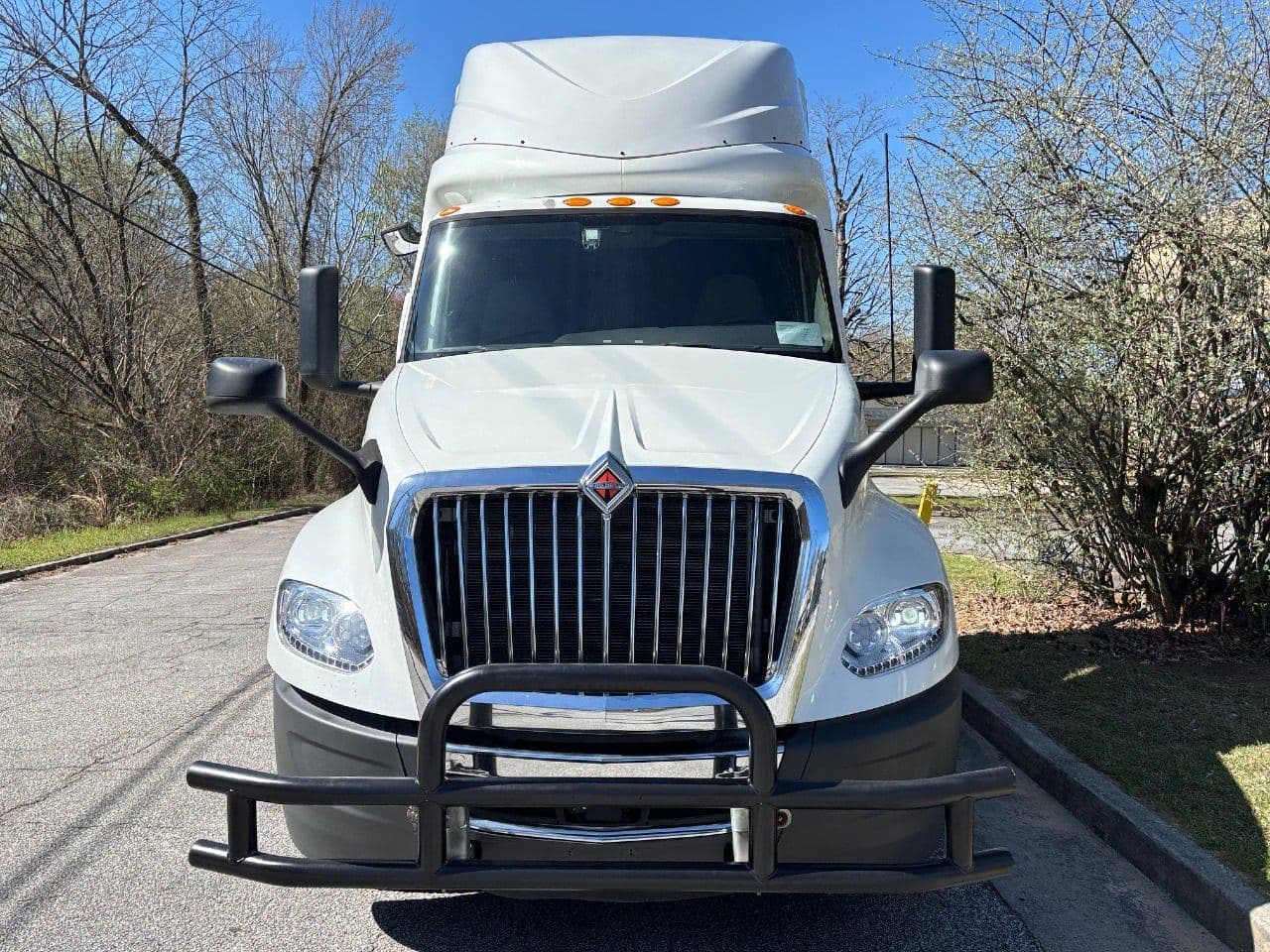 2018 International LT625 image 6