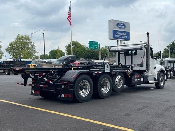 2025 Kenworth T880 image 4