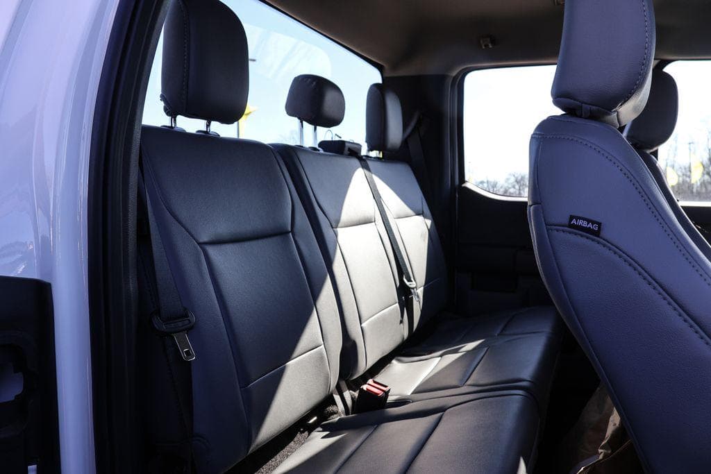 2024 Ford F-550SD XL Cab Chassis image 19